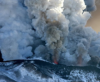 Volcán  Tolbachik  en erupción, 17 de febrero de 2013