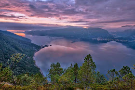 norway-nature-fjord-mountains-evening-scene
