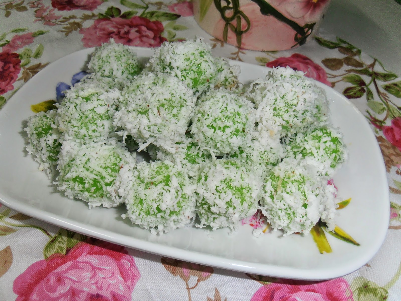 DIARI DIELA: Kuih Onde-onde atau Buah Melaka