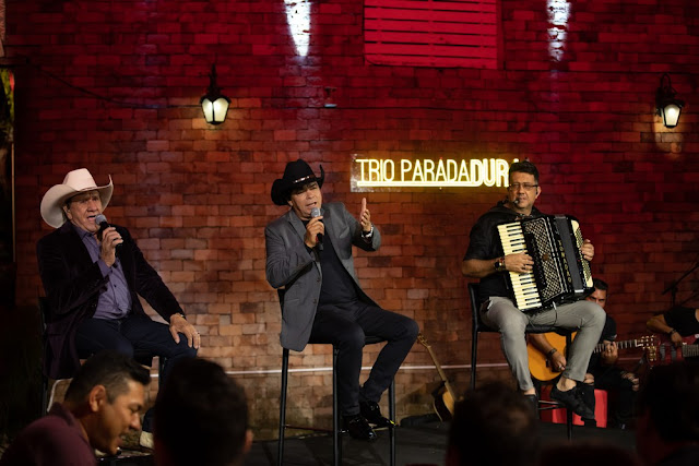 Luto na música sertaneja Parrerito, do Trio Parada Dura, morre em BH com Covid-19