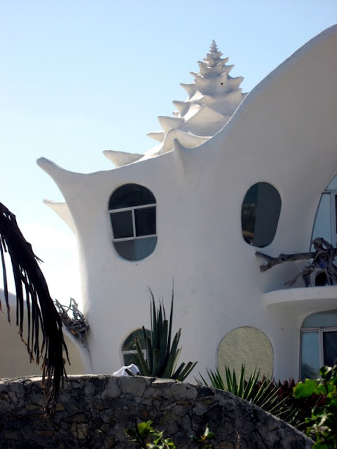 Strange weird, crazy and creative houses ever