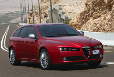 Automotive Automobile: Alfa Romeo 159 Sportwagon, 2009