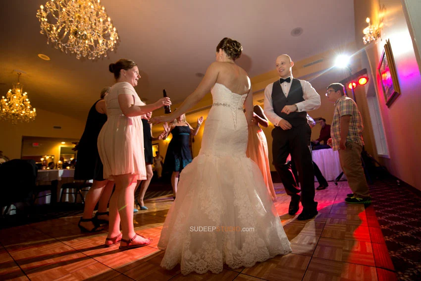 English Inn Wedding Lansing Eaton Rapids Michigan - Sudeep Studio.com