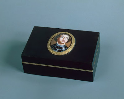 antique snuff box