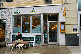 Fachada de la Cafetería Maman en Nomad, Nueva York