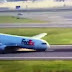 VÍDEO: avião faz 'pouso de barriga' após falha no sistema de trem de pouso