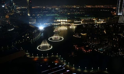 water fountain in burj dubai 