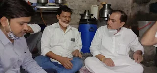 जानलेवा हमले में घायल ऑटो ड्राइवर विजय यादव से मिले आनंद शुक्ला | #NayaSaberaNetwork