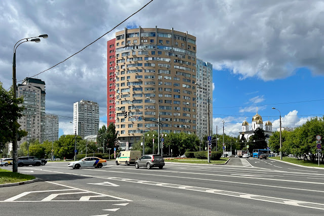 Чертановская улица, Балаклавский проспект, Симферопольский бульвар, жилой комплекс «Горизонт» (построен в 2012 году)