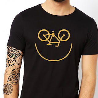 Camiseta personaliza. Bicicleta haciendo forma de sonrisa.