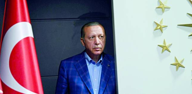 تركيا على حافة الانهيار