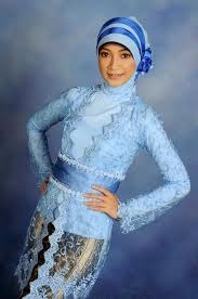 Kebaya Modern Remaja Untuk Wisuda Berjilbab Terbaru