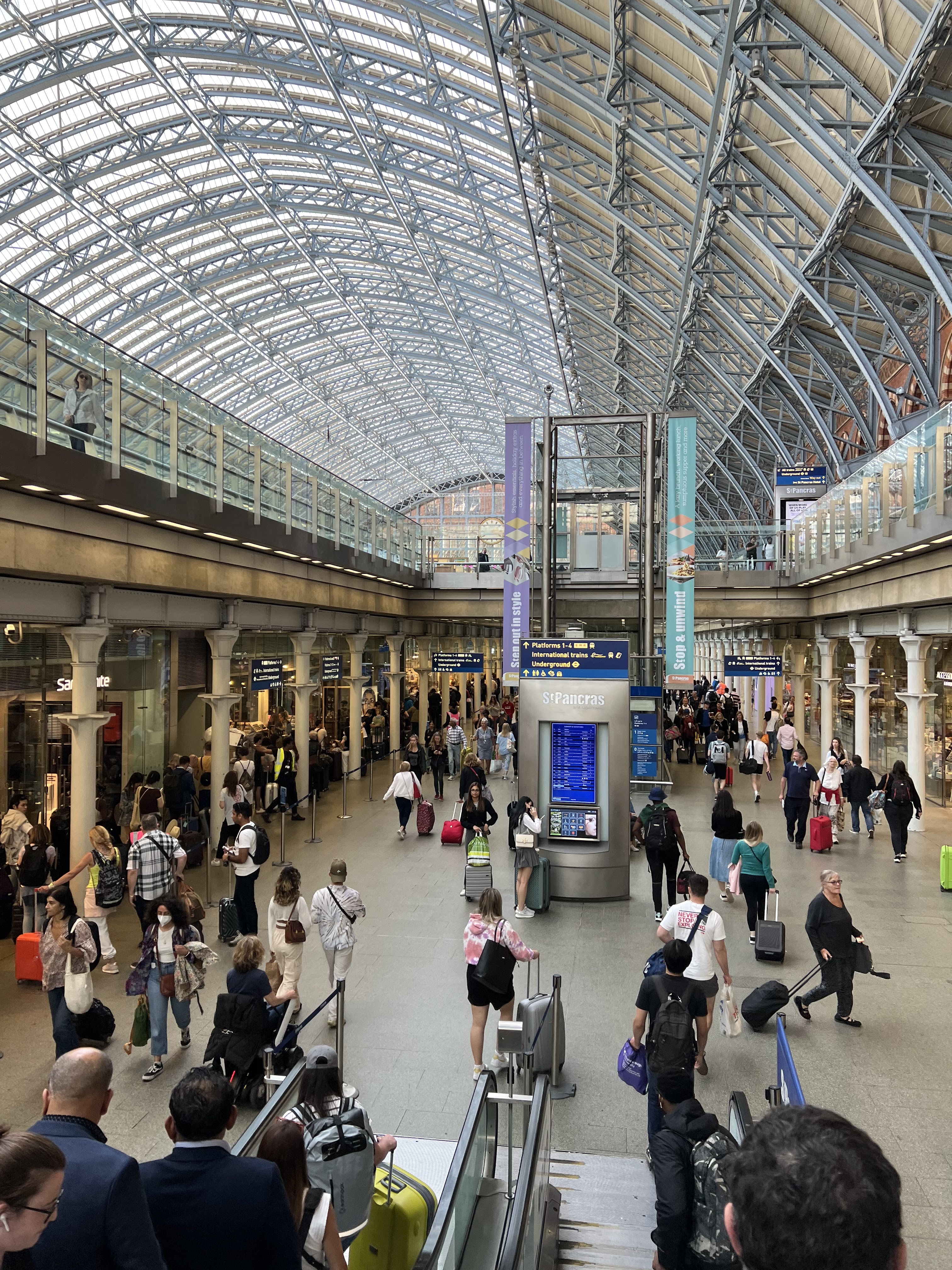 Adrienne Nguyen_Birmingham UK_Explore United Kingdom_UK Travel_Travel Blogger_St. Pancras Train Station_London