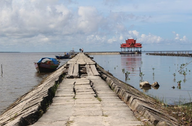 Destinasi Wisata Kalimantan Tengah - Pantai Kubu