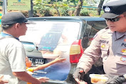 Polsek Tambora Peduli, Bekerjasama Dengan Natak Bagikan 400 Makanan Siap Saji