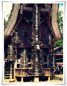 Rumah Adat Toraja ~ Portal Solata