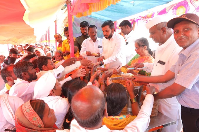 भाविकांना दर्शन रांगेत  शुध्द पिण्याचे पाणी, लिंबू सरबत, खिचडीचे वाटप                                                                           कार्यकारी अधिकारी राजेंद्र शेळके