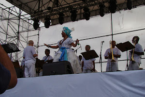 Orquestra Yemanjá de Cacau do Pandeiro transformou o Largo de Sant`Anna em um grande salão de baile