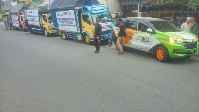 ACT Jateng Berangkatkan 3 Truk Logistik ke Pandeglang dan Lampung Selatan