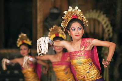 Tari pendet dari Bali Indonesia