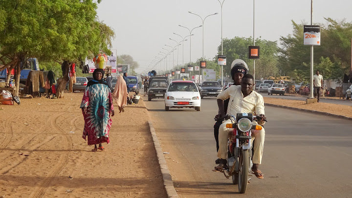 Niamey has sidewalks along the streets made of sand