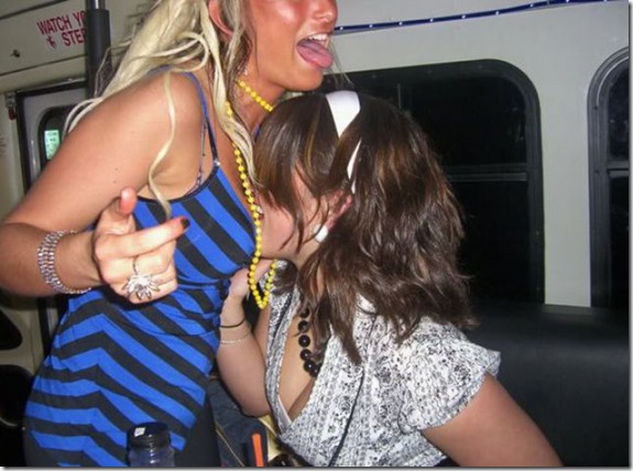 motorboat-bewbs-girls-24