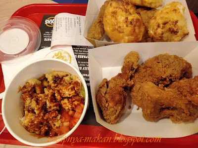 honey butter biscuits, ayam goreng, rice