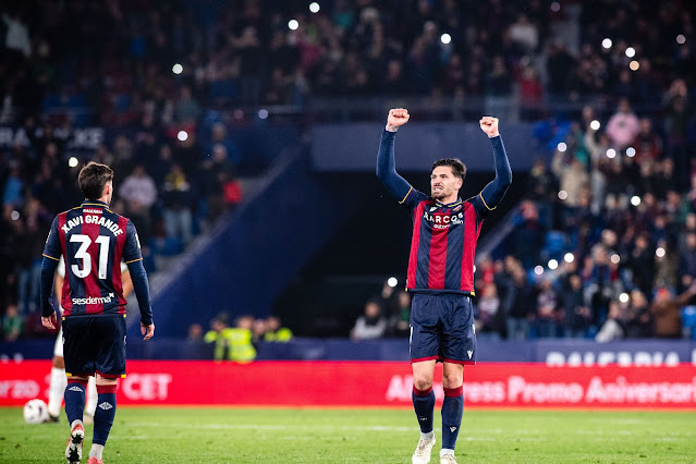 Dela gol penalti Levante UD