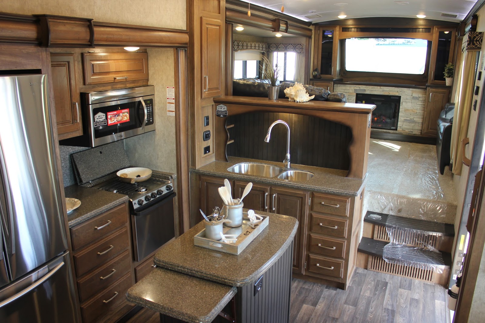 Gr8LakesCamper Highlights From The RV Dealer Open House