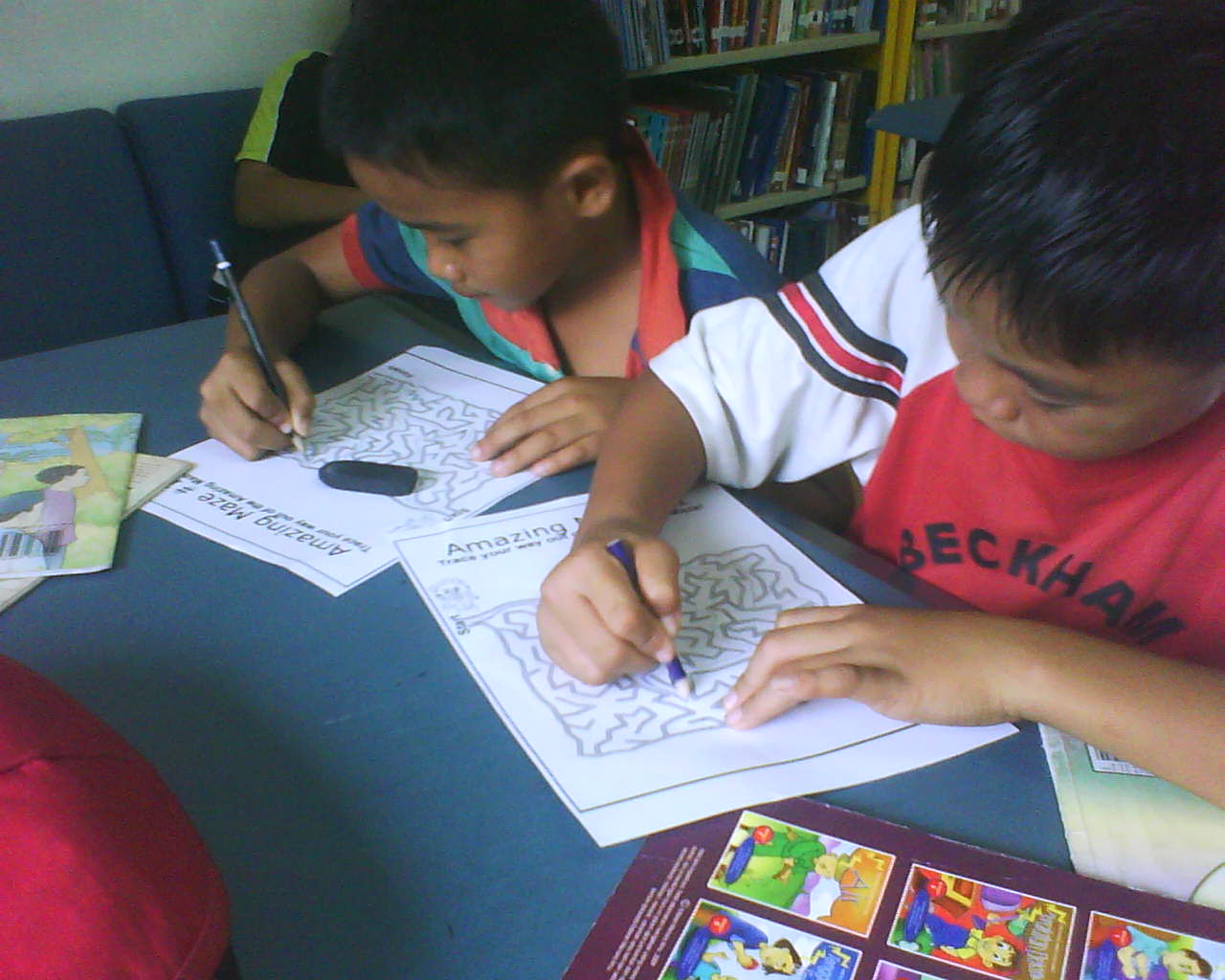Perpustakaan Desa PNM Kg Pomotodon, Inanam Sabah: April 2011