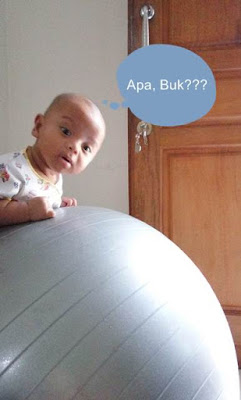 ball_exercise_untuk_bayi