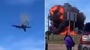 Dos aviones chocaron durante un show aéreo en Dallas