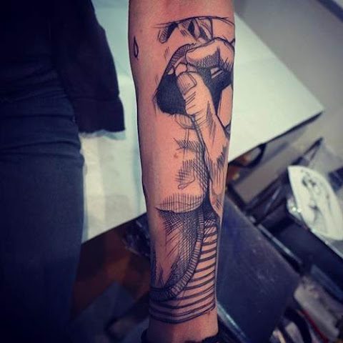 The Gritty Sketch Style Tattoos Of Lea Nahon