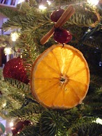 Fruit Christmas Tree Decorations : The Domestic Curator: Fresh vs. Faux Greenery For ... - The base is created with just and apple and a carrot, add cocktail sticks and then carefully place the fruit to build up a christmas tree shape.