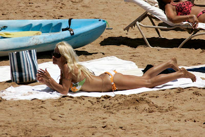 Pamela Anderson in bikini, pamela anderson bikini pictures, Baywatch bueaty Pamela anderson