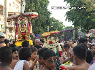 Garuda Vahanam,Purappadu,Yeasal,Video Divya Prabhandam, Brahmotsavam,Sri Parthasarathy Perumal,Chithirai, Triplicane,   Thiruvallikeni, Utsavam