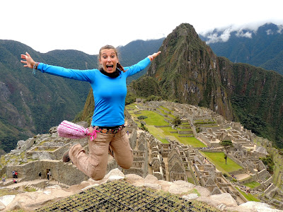 Saltando en Machupicchu