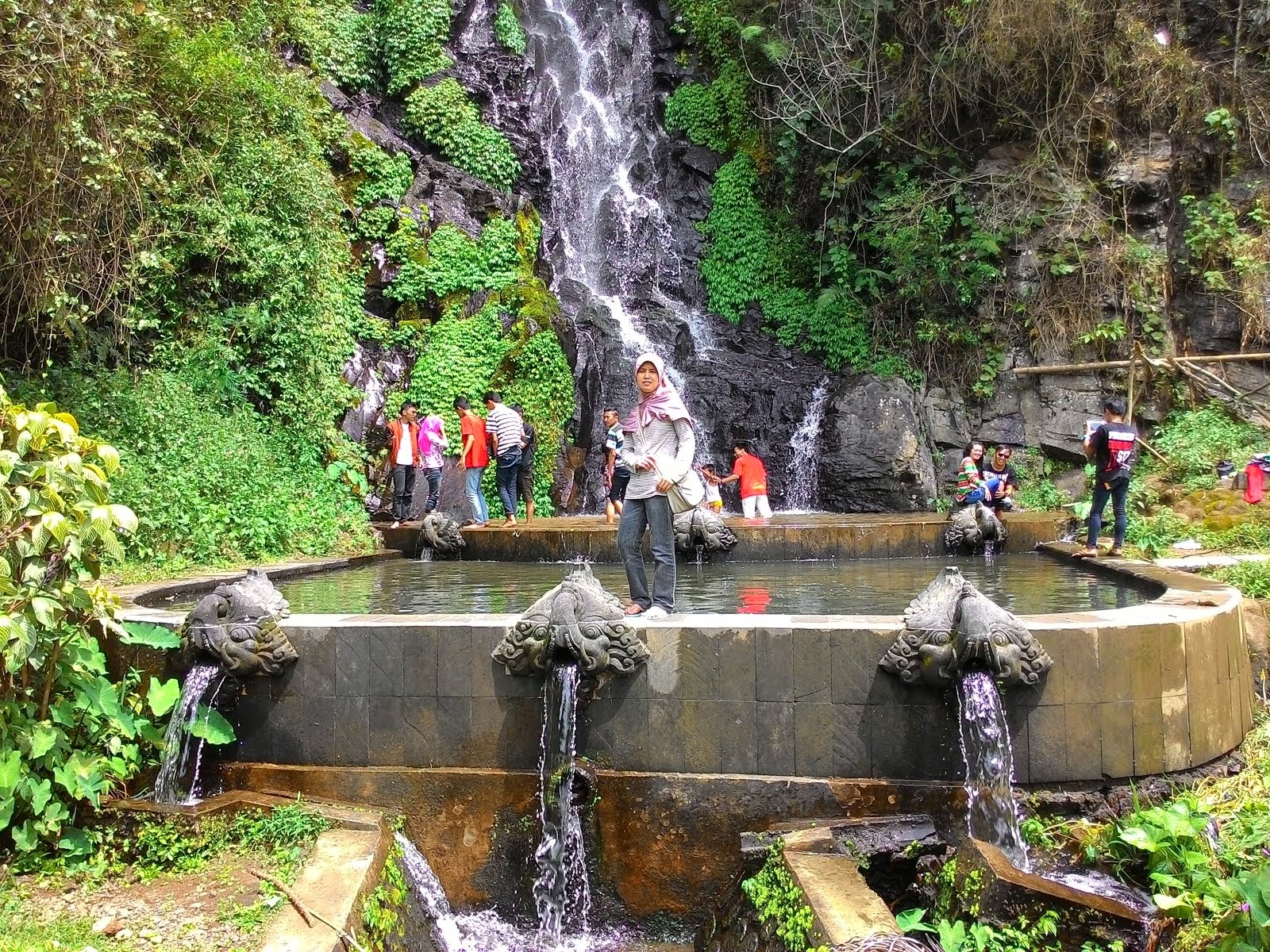 kampung gajah bandung lembang