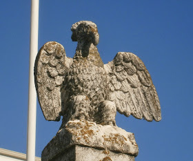 το μνημείο πεσόντων στην Σκύδρα