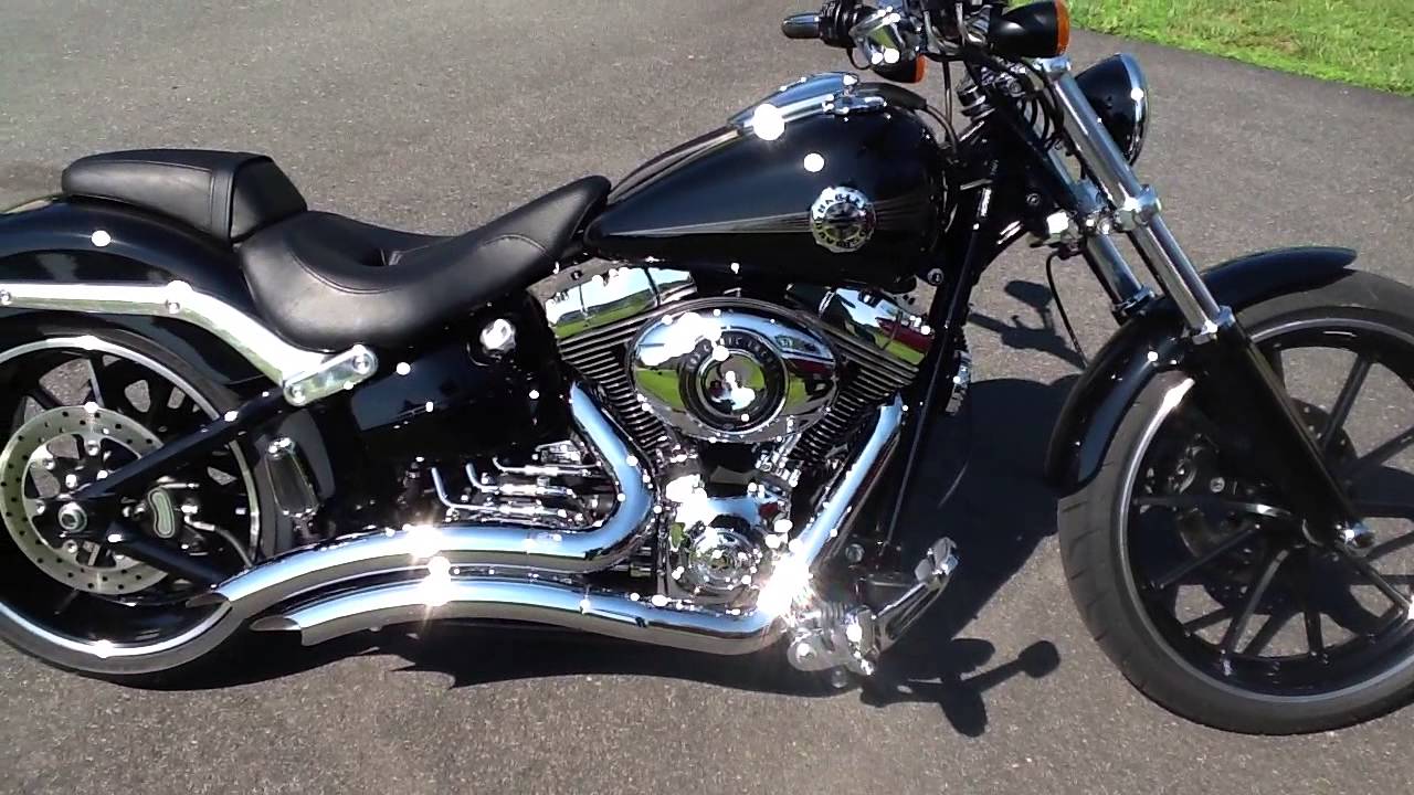  Harley  Davidson  Breakout puro estilo Motos Tops