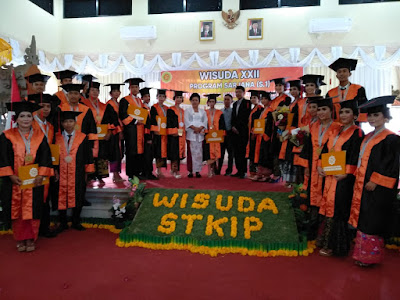 Bupati Sumatri Hadiri Wisuda ke XXII STKIP Agama Hindu Amlapura