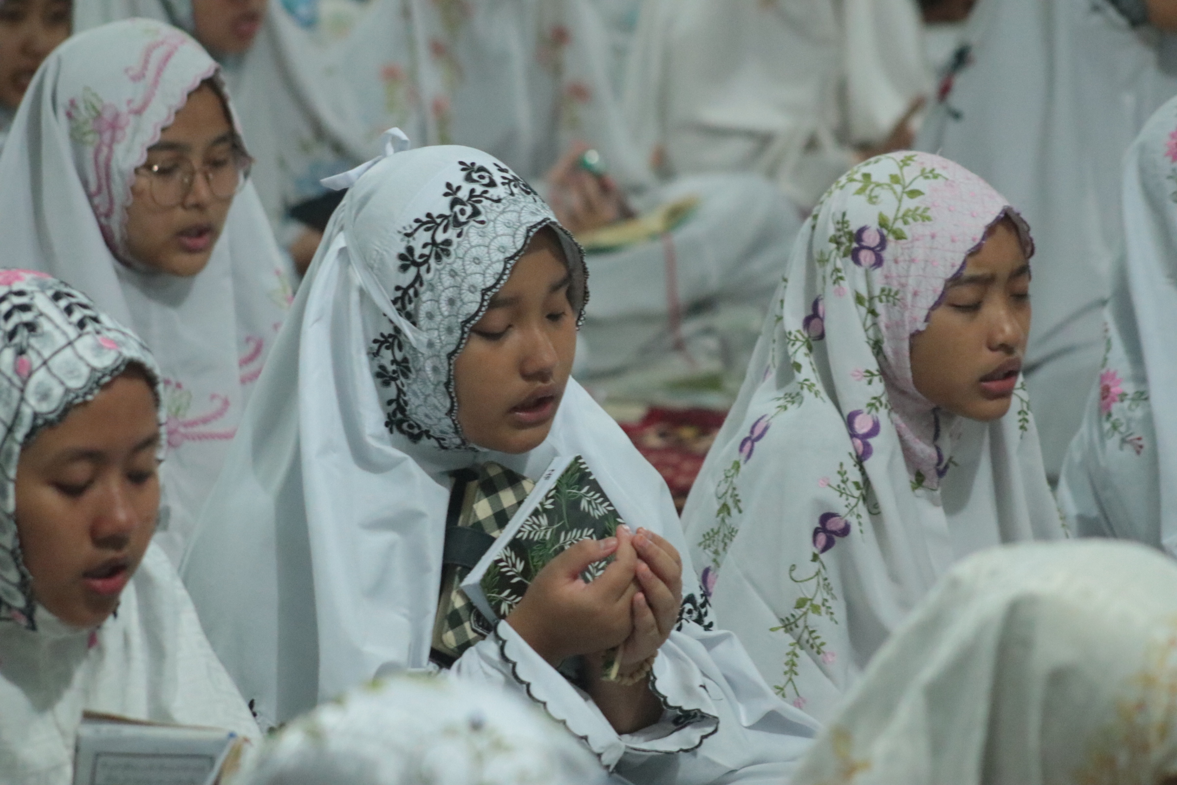 Lantunan Yasin, Doa dan Dzikir Bersama Santri Asshiddiqiyah 06 Serpong di Malam Nisfu Syaban