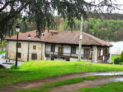 Casa Pastrana o Casa del Armal, s. XVIII, Villamayor, Piloña. Grupo Ultramar Acuarelistas