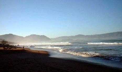 Gambar Pantai Pelabuhan Ratu Jawa Barat