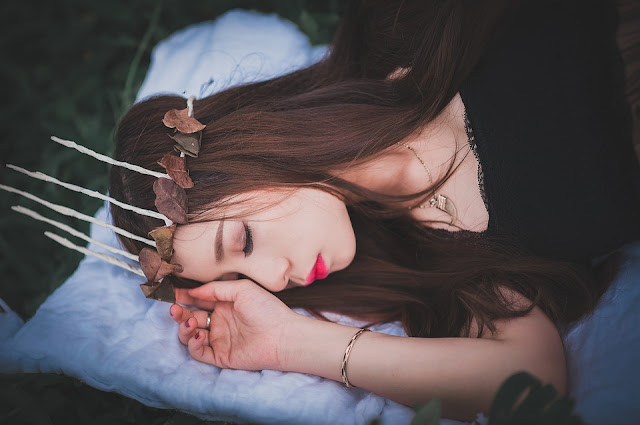  وضعيات النوم الخاطئة قد تسبب "التجاعيد"