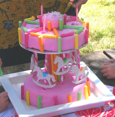 cake designs for kids. Weekly Kids Cake book.