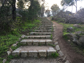 http://www.rdomelbourne.com/2016/10/flinders-peak-you-yangs.html