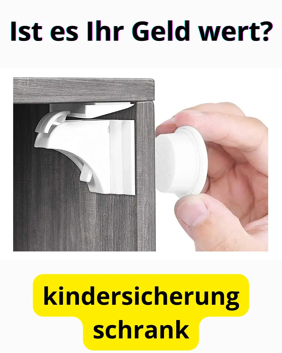 Ein Kind spielt glücklich und sicher in einem Raum mit Schränken, die mit magnetischen Schlössern von Norjews gesichert sind.