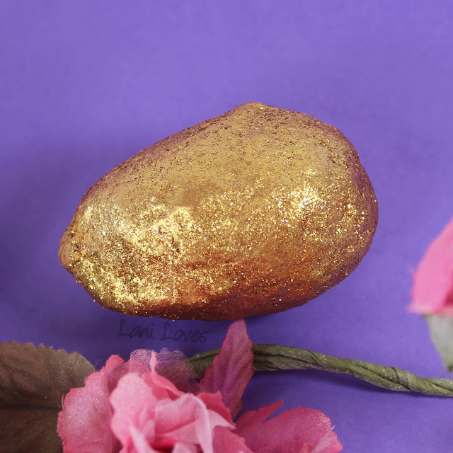 LUSH Easter 2018 Golden Egg Bath Bomb Melt Review