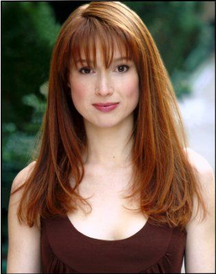 ellie kemper boyfriend. Ellie Kemper in 1998 and